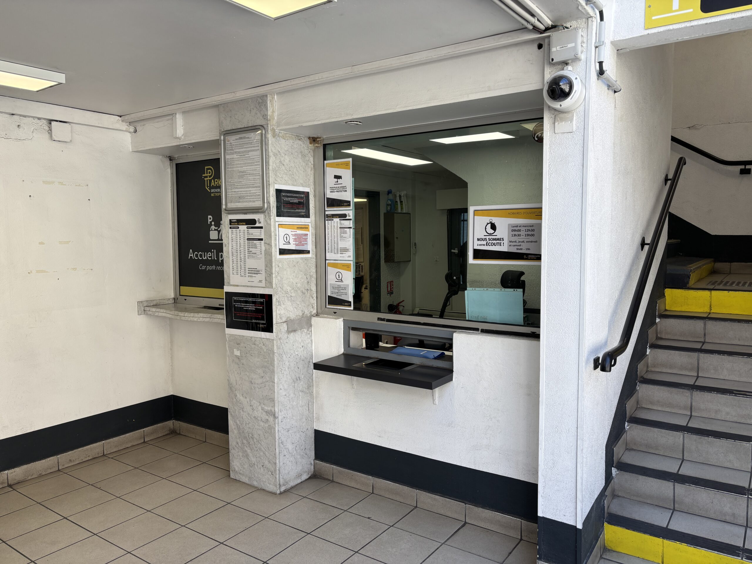 Entrée du parking Hoche - Centre